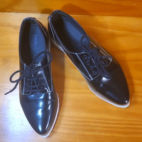 Asos Black Faux Leather Brogues - Picture 3 of 12
